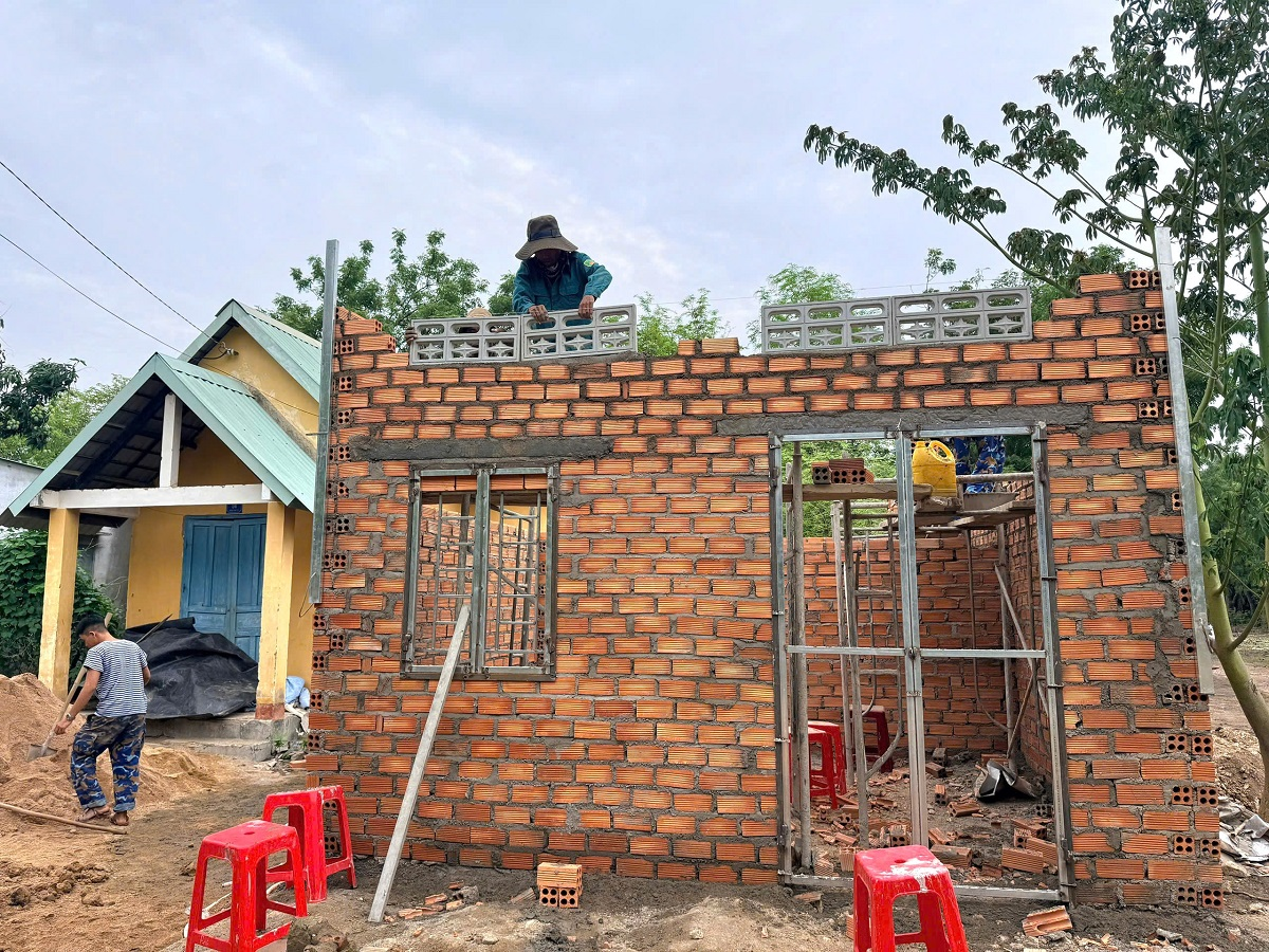 Lữ đoàn 101 chung tay xây dựng mái ấm nghĩa tình cho gia đình chính sách